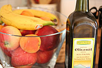 Frisches Obst und Olivenöl gehöhren zur Ausstattung der Ferienwohnung Anne Maucher